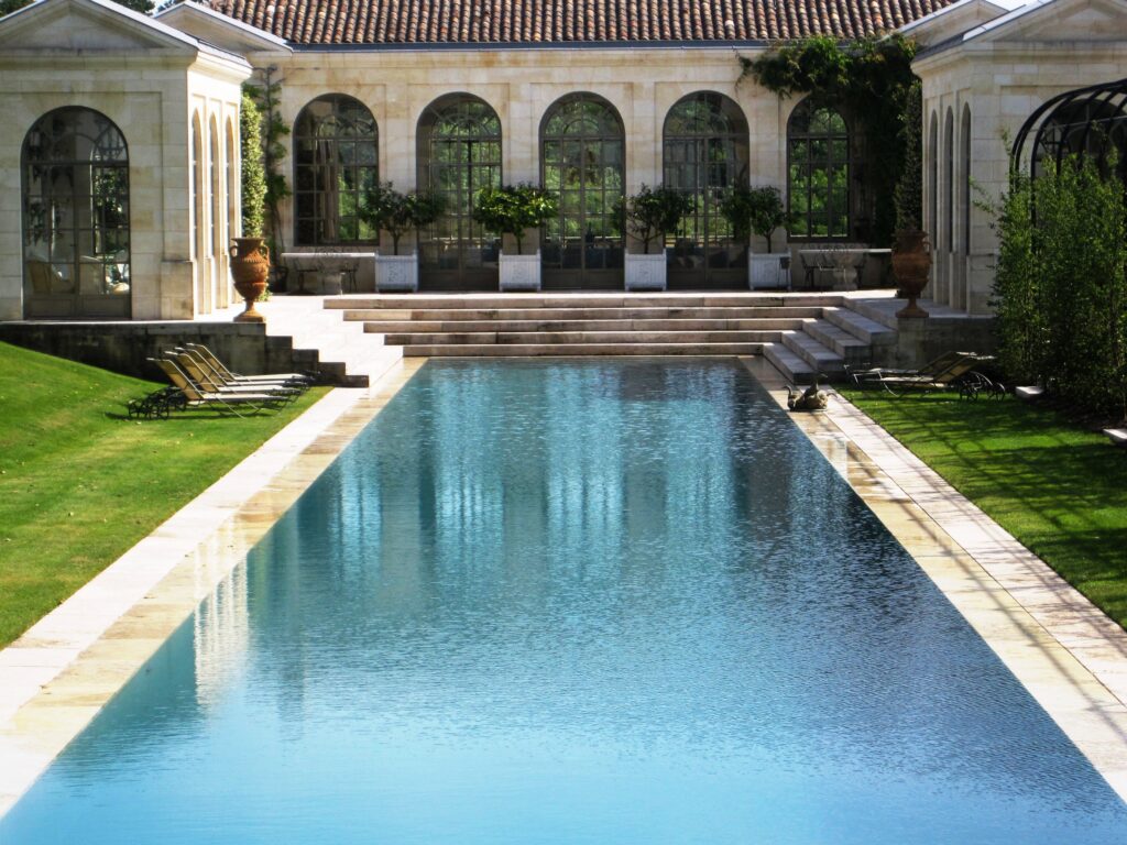 du tertre pool 1024x768 Which Bordeaux wine choice? Chateau Margaux,or Mouton Rothschild?