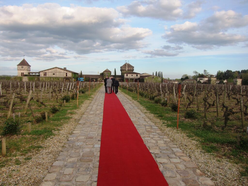 2010 smith april 1024x768 2010 Smith Haut Lafitte, Opulent Pessac Leognan Bordeaux Wine
