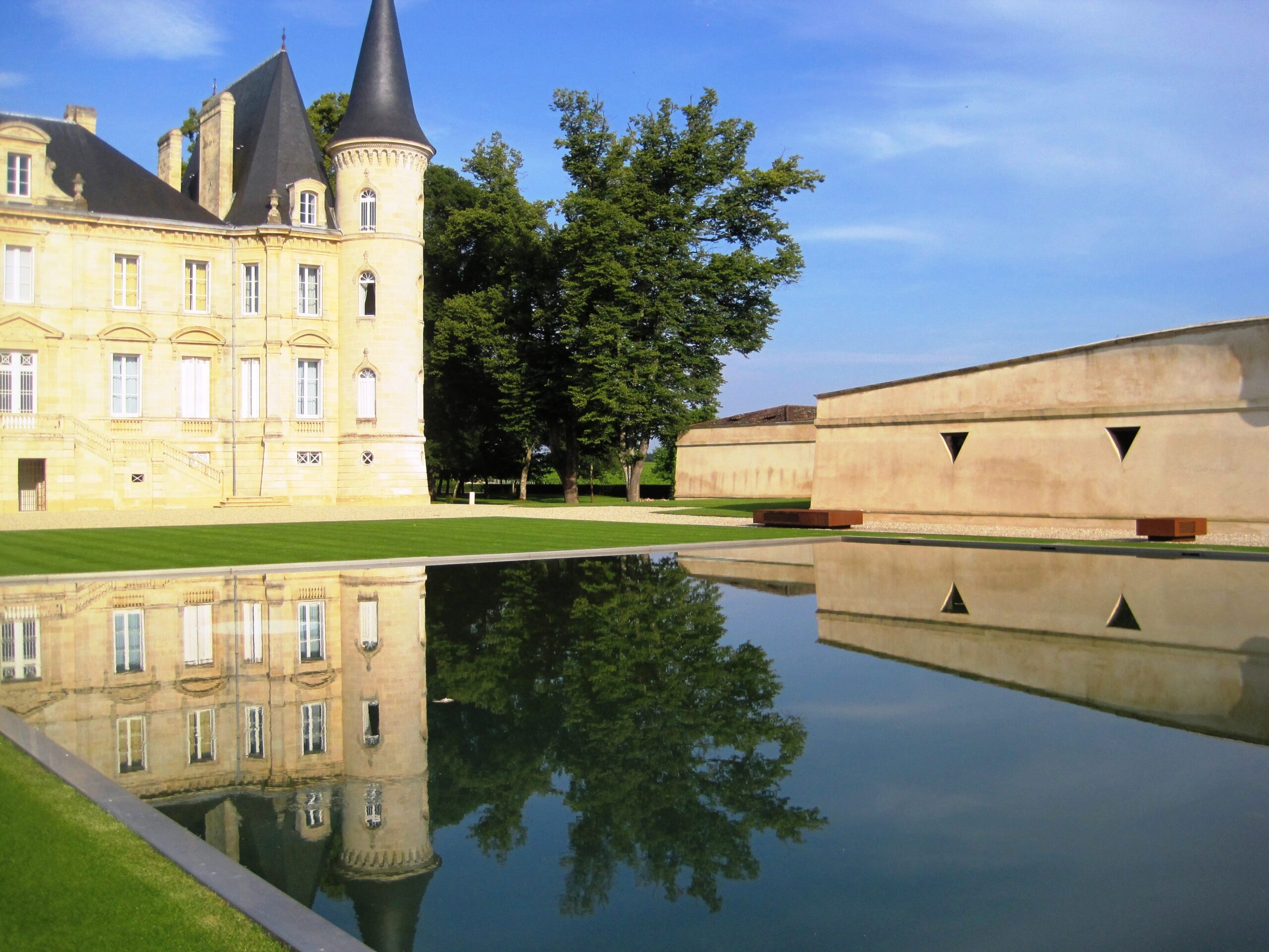 Chateau Pichon Longueville Baron Pauillac, Bordeaux, Complete Guide