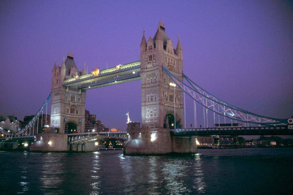 Rhone wine in England, London Bridge is Falling Down!