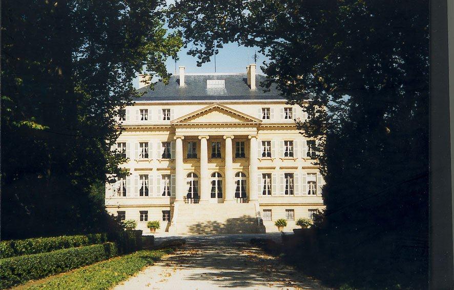 2010 Chateau Margaux harvesting for their white Bordeaux wine today!